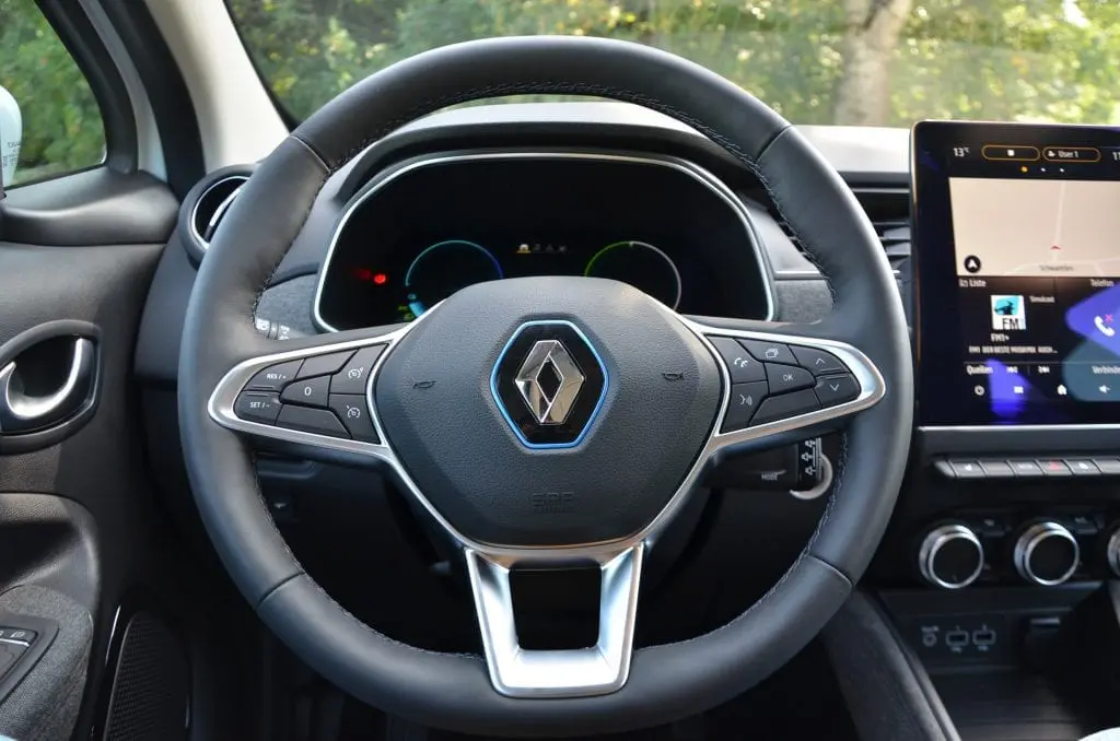 Endlich ist er da:                   Der NEUE Renault ZOE R135 Z.E.50 - Auto Hermann 2