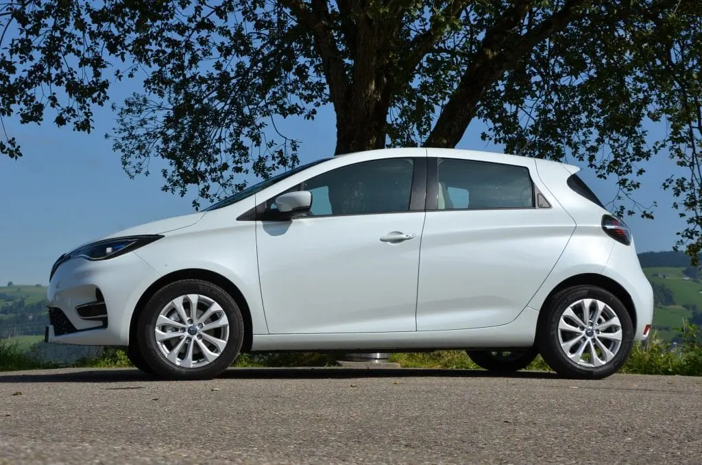 Endlich ist er da:                   Der NEUE Renault ZOE R135 Z.E.50 - Auto Hermann 6