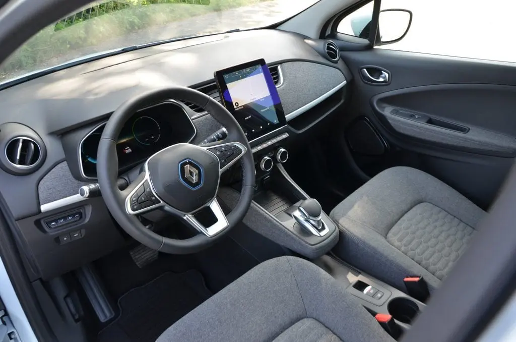 Endlich ist er da:                   Der NEUE Renault ZOE R135 Z.E.50 - Auto Hermann 3
