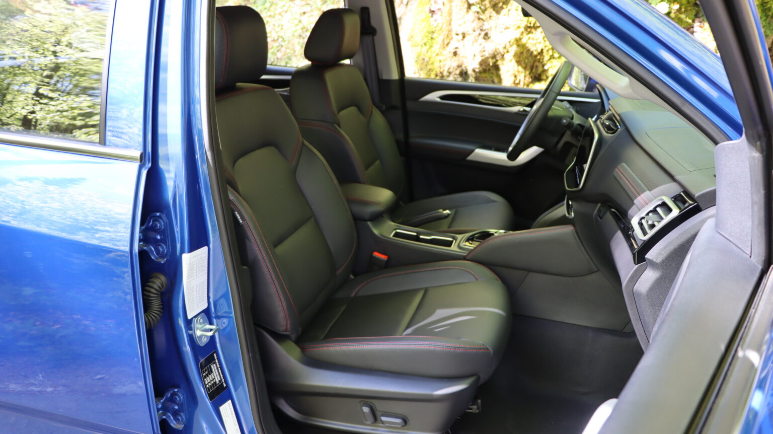 Maxus T90 EV Vordersitze