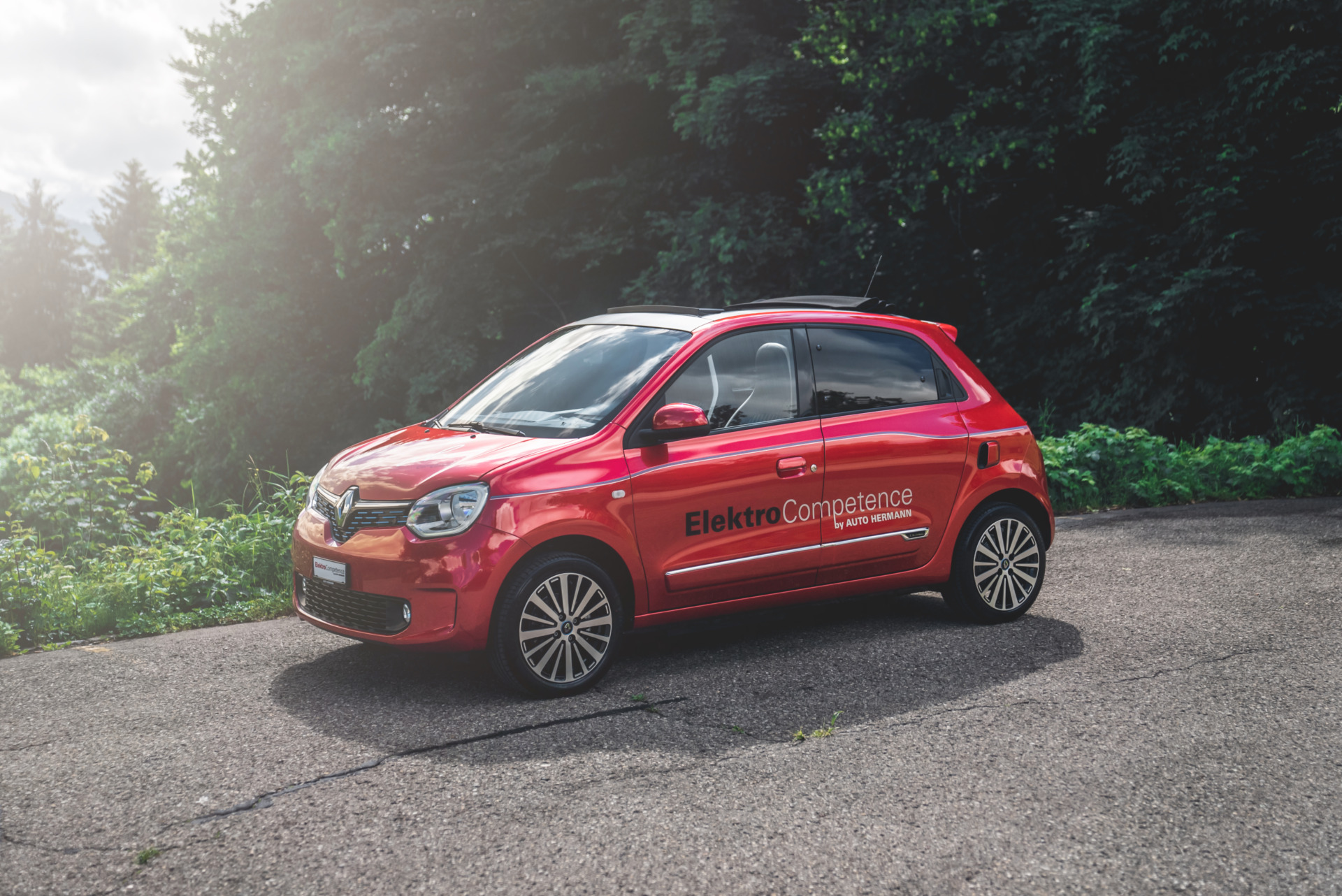 Renault Twingo Z.E. - ah Auto Hermann - Wir glauben an eine Welt ohne Emissionen, die Zukunft ist elektrisch.