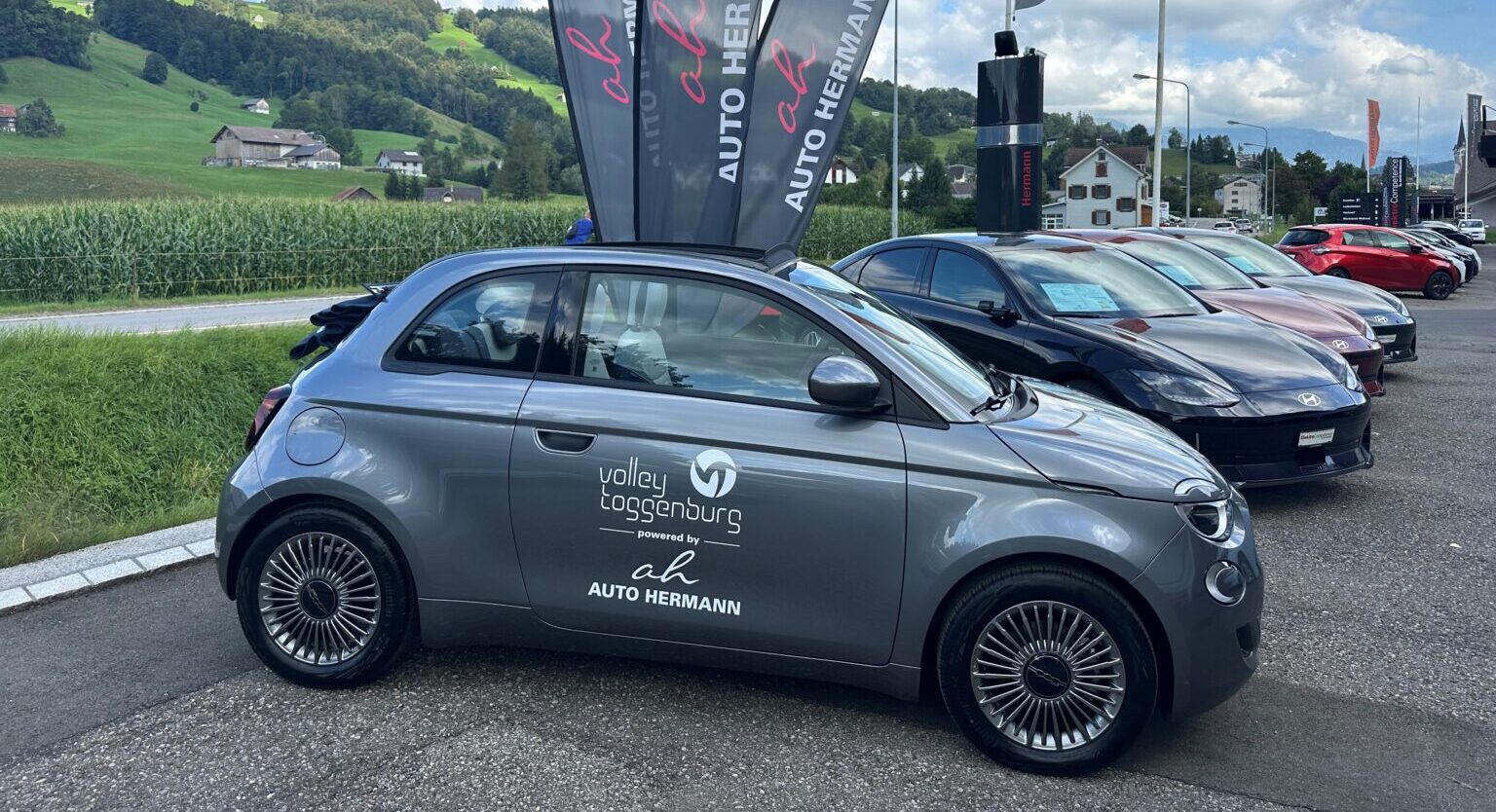 Volley Toggenburg - ah Auto Hermann - Wir glauben an eine Welt ohne Emissionen, die Zukunft ist elektrisch.