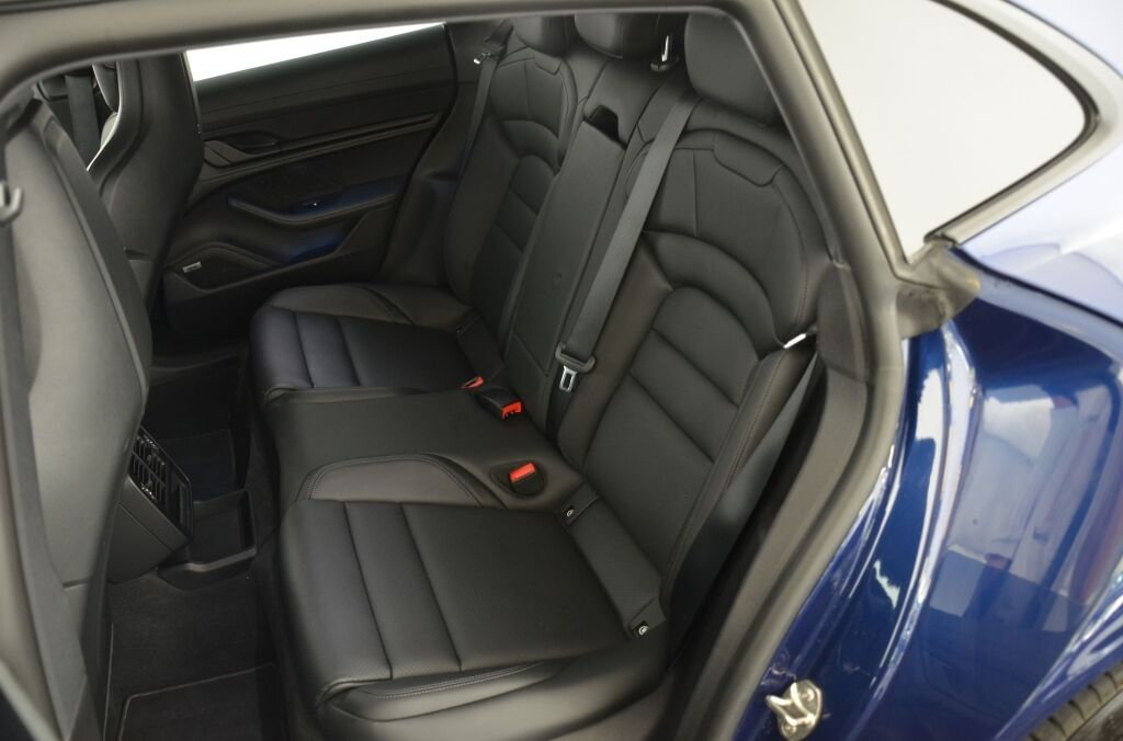 PORSCHE Taycan 4 Cross Turismo - Ebnat-Kappel