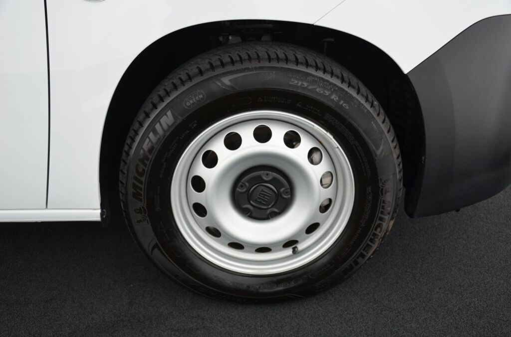 FIAT E-Doblo L2 50kWh 753kg PRO PLUS - Ebnat-Kappel
