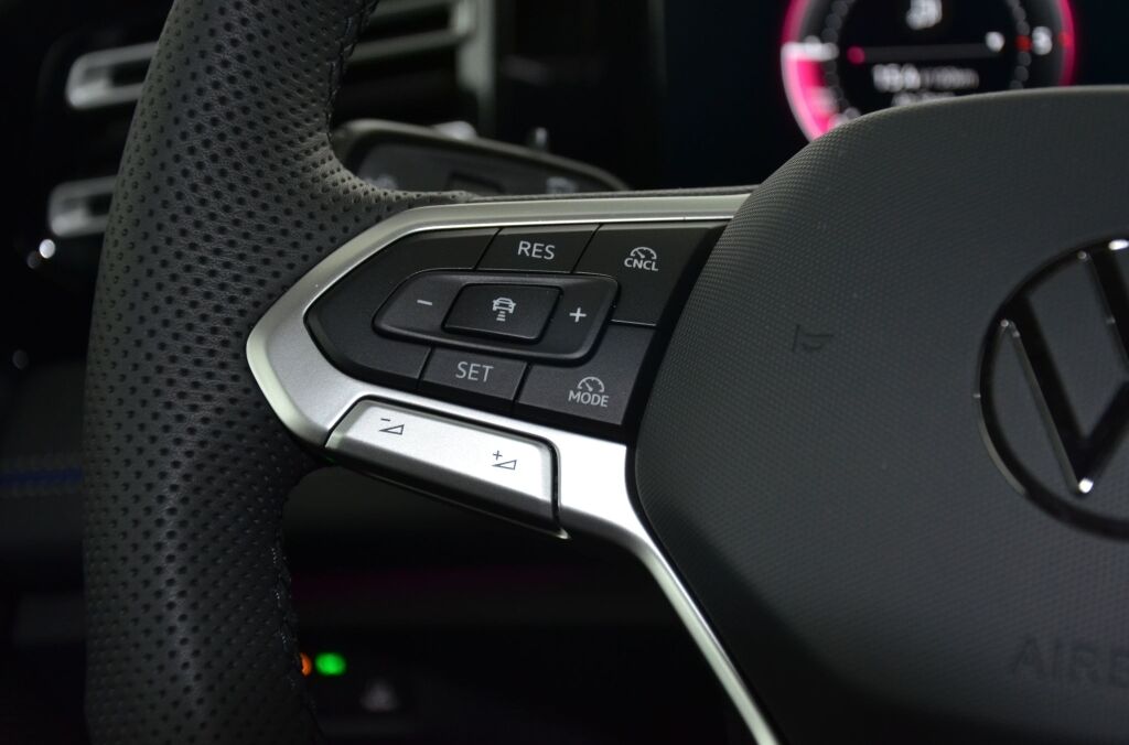 VW Tiguan 2.0 TDI SCR R-Line 4Motion DSG - Ebnat-Kappel