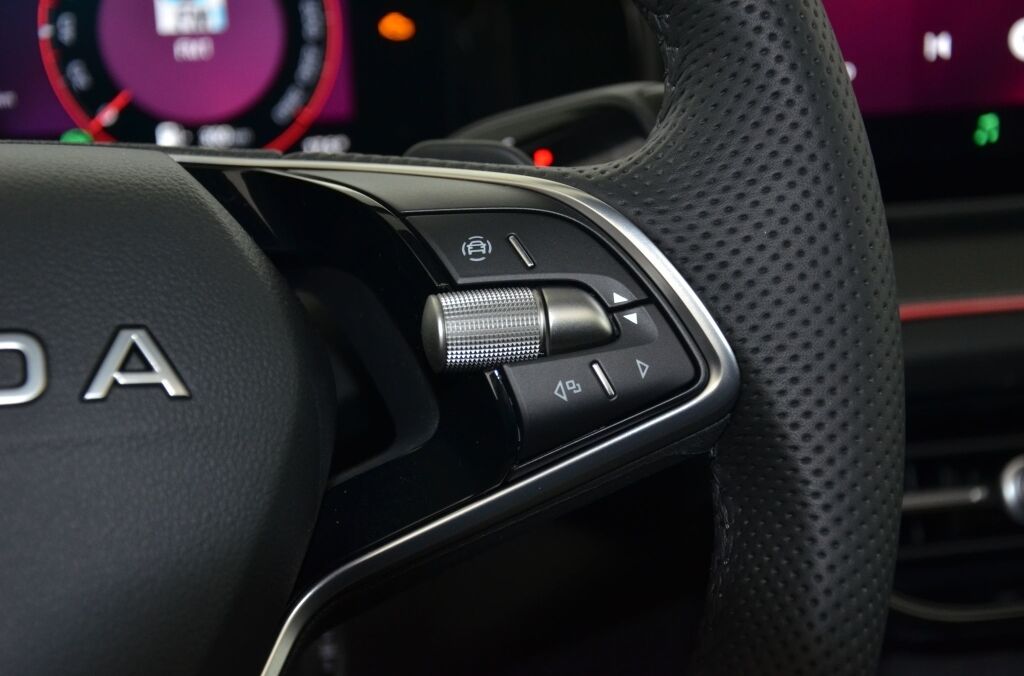 SKODA New Kodiaq 2.0 TDI Sportline 4×4 DSG 7-Plätzer - Ebnat-Kappel