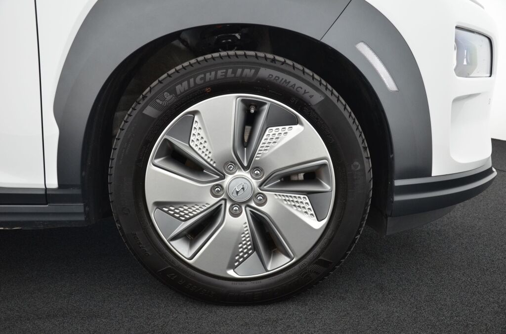 HYUNDAI Kona EV Premium Plus 3-phasig - Ebnat-Kappel