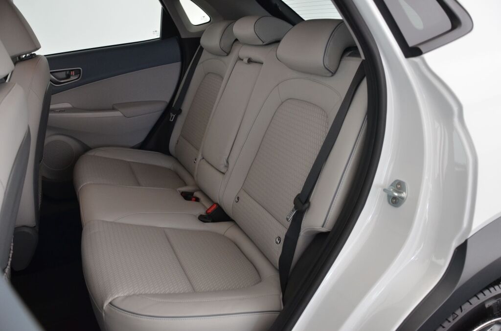 HYUNDAI Kona EV Premium Plus 3-phasig - Ebnat-Kappel