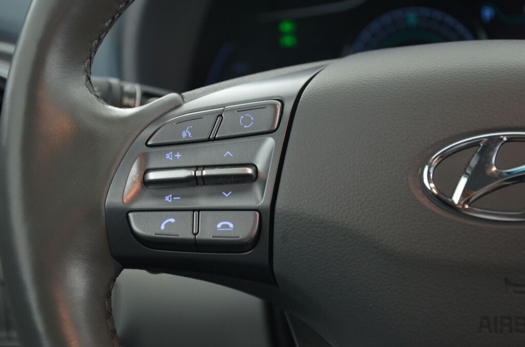 HYUNDAI Kona EV Premium Plus 3-phasig - Ebnat-Kappel