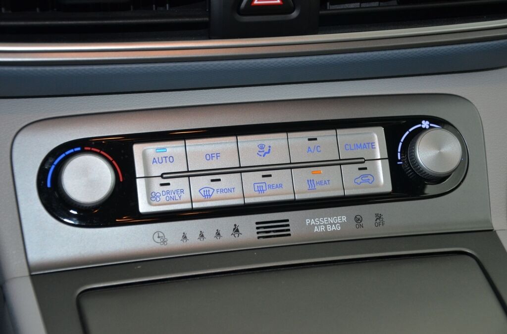 HYUNDAI Kona EV Premium Plus 3-phasig - Ebnat-Kappel