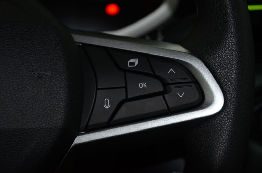 DACIA NEW Spring 27 kWh Extreme *CCS* - Vorlauffahrzeuge