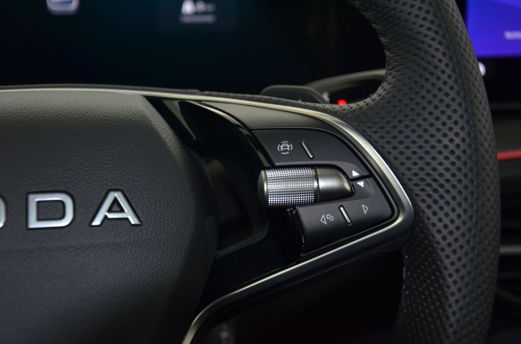 SKODA New Kodiaq 2.0 TDI Sportline 4×4 DSG 7-Plätzer - Ebnat-Kappel