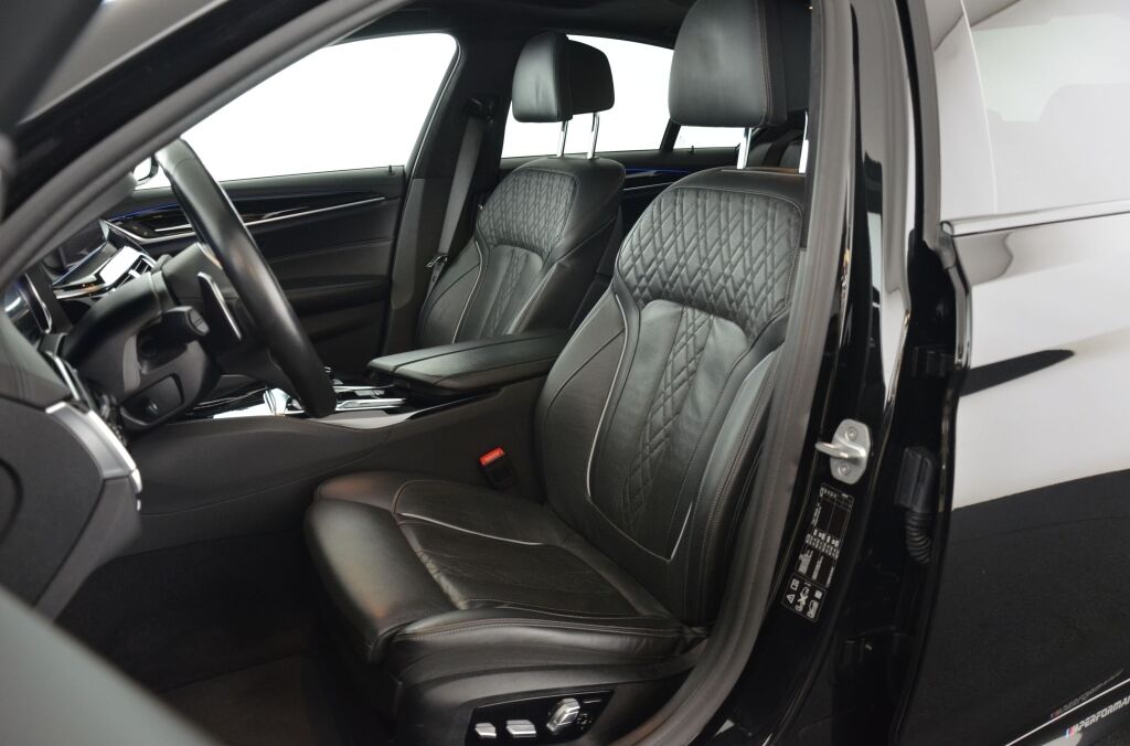 BMW M550i xDrive Steptronic - Ebnat-Kappel