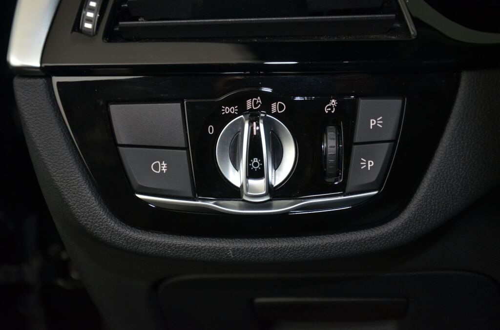 BMW M550i xDrive Steptronic - Ebnat-Kappel