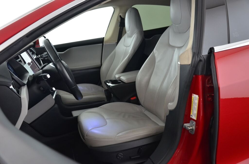 TESLA Model S 85 Performance *Free Supercharger* - Ebnat-Kappel