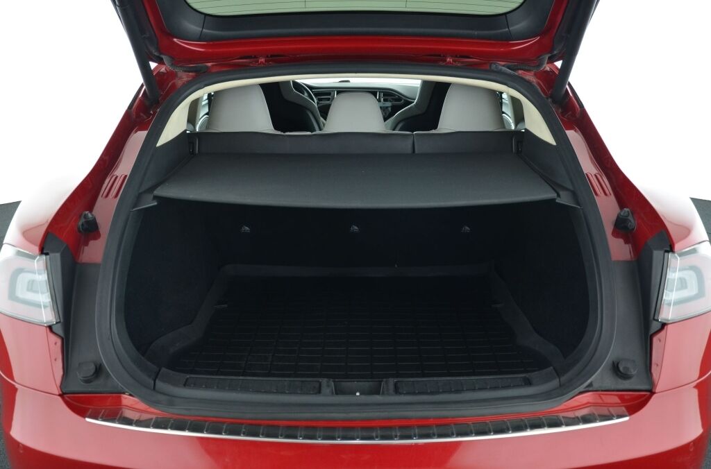 TESLA Model S 85 Performance *Free Supercharger* - Ebnat-Kappel