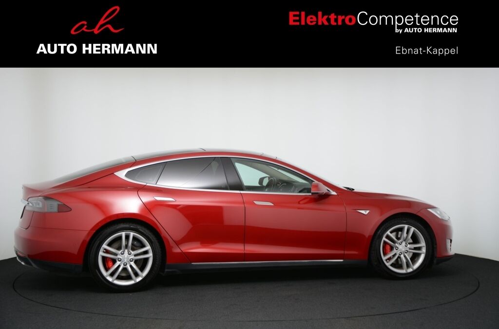 TESLA Model S 85 Performance *Free Supercharger* - Ebnat-Kappel