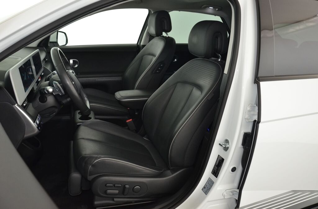 HYUNDAI Ioniq 5 First Edition 4WD *Solardach* - Ebnat-Kappel