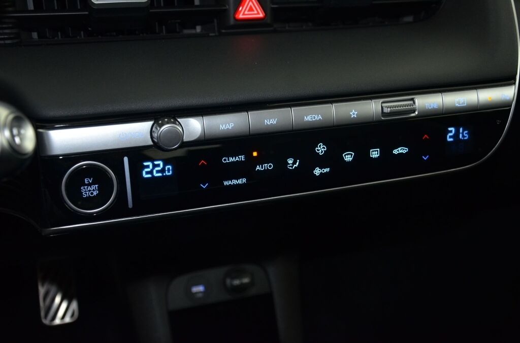 HYUNDAI Ioniq 5 First Edition 4WD *Solardach* - Ebnat-Kappel