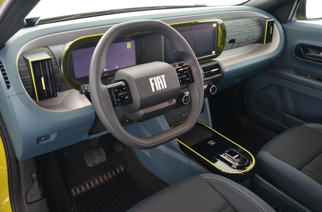 FIAT Grande Panda Elektro Red *CCS* - Ebnat-Kappel