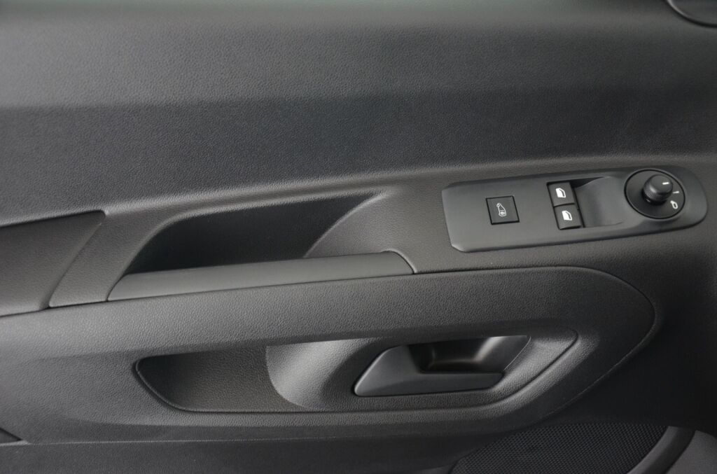 FIAT E-Doblo L1 50kWh 800kg Swiss+ - Ebnat-Kappel