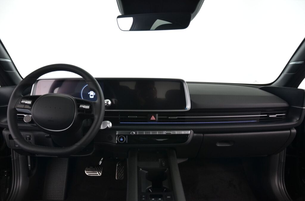 HYUNDAI Ioniq 6 Black Edition 4WD *Glasdach* - Ebnat-Kappel