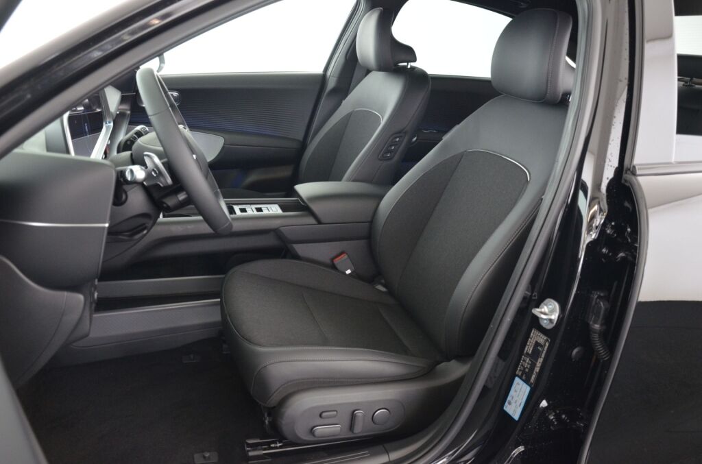 HYUNDAI Ioniq 6 Black Edition 4WD *Glasdach* - Ebnat-Kappel