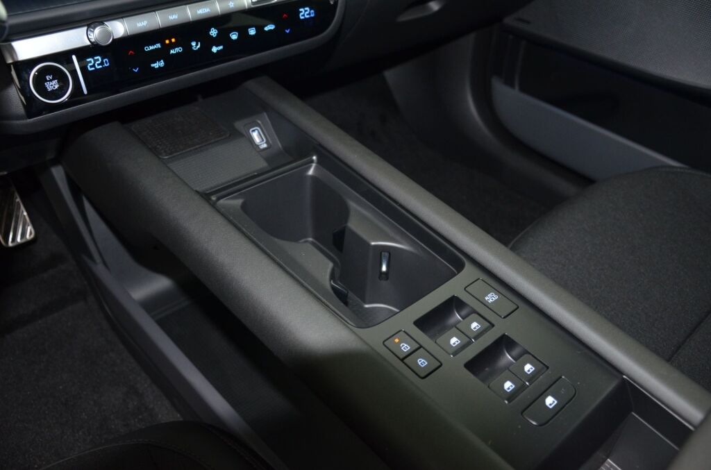 HYUNDAI Ioniq 6 Black Edition 4WD *Glasdach* - Ebnat-Kappel