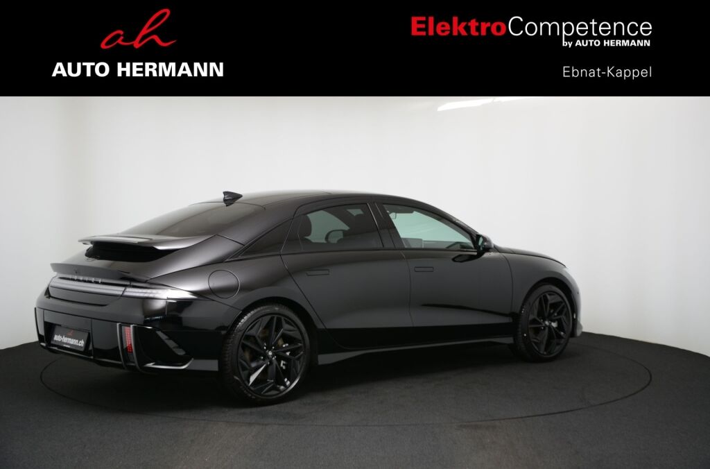 HYUNDAI Ioniq 6 Black Edition 4WD *Glasdach* - Ebnat-Kappel